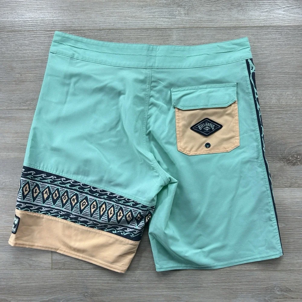 Billabong Men's 32 Burleigh Pro Minty Aqua Aztec BoardShort‎ Surf